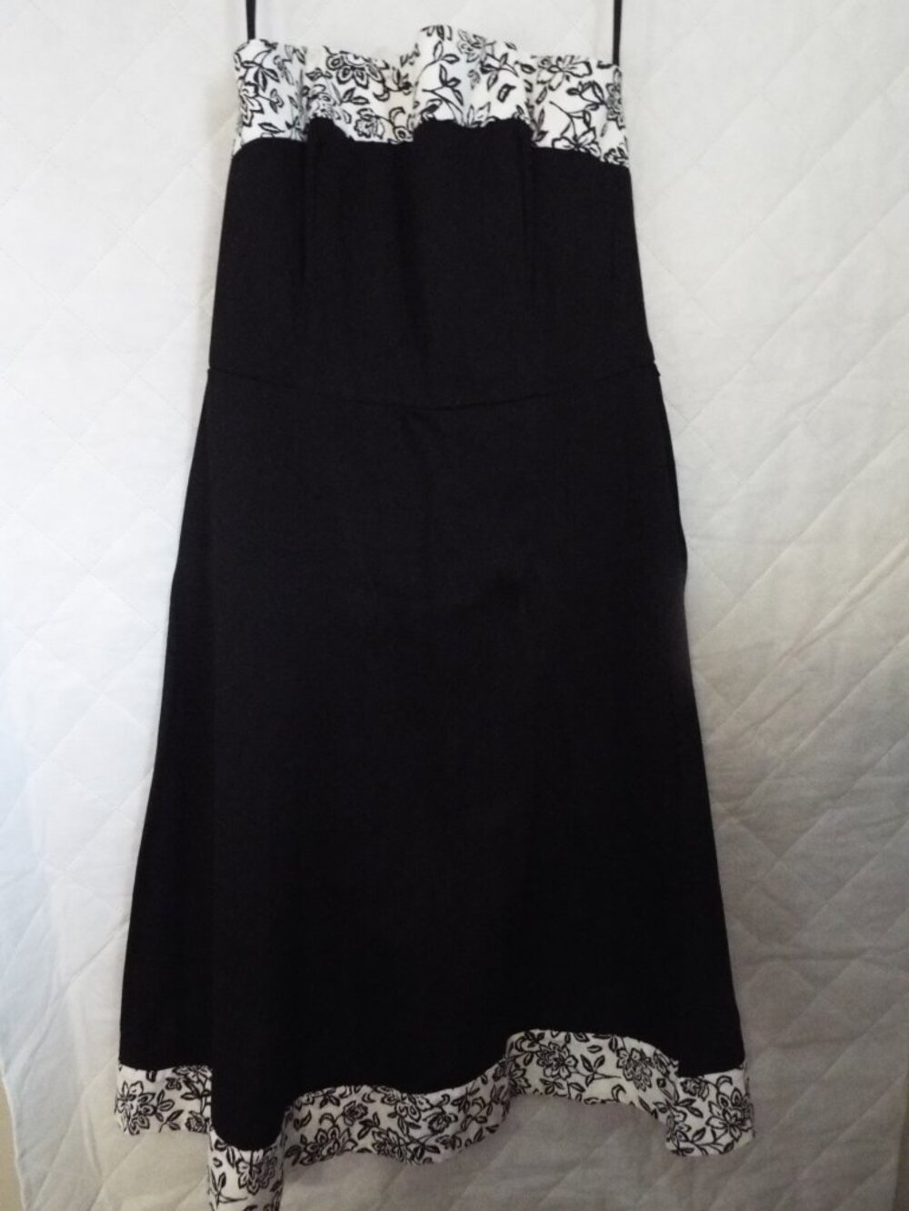White House Black Market Pin Up Strapless Black Dress White Floral Trim Size 10
